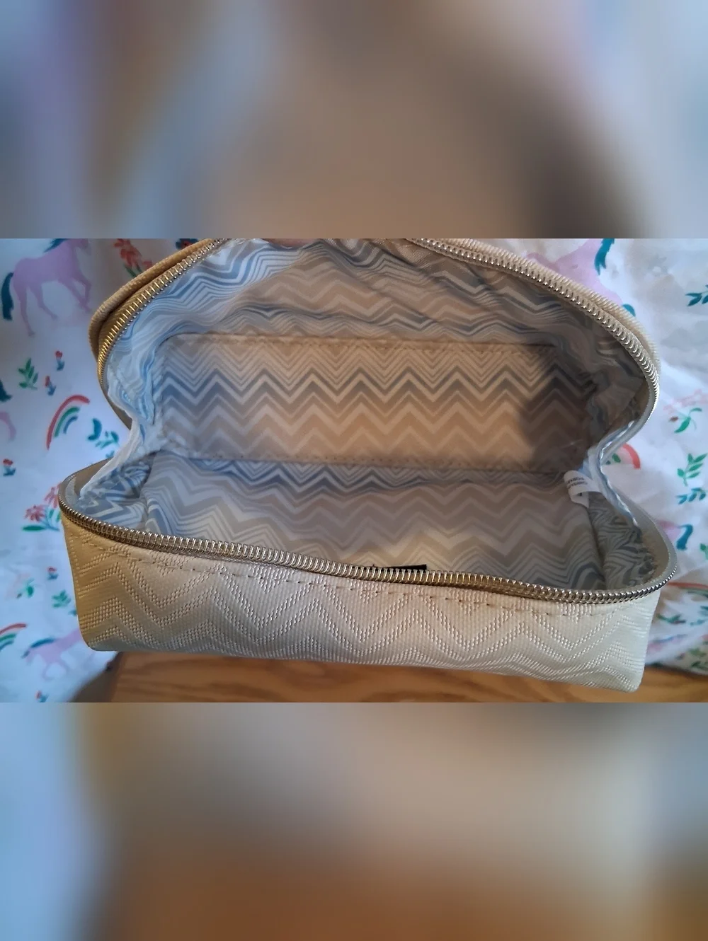 NWOT Missoni & Delta Cream ZigZig Asymetric Travel Cosmetic Makeup Beauty Bag